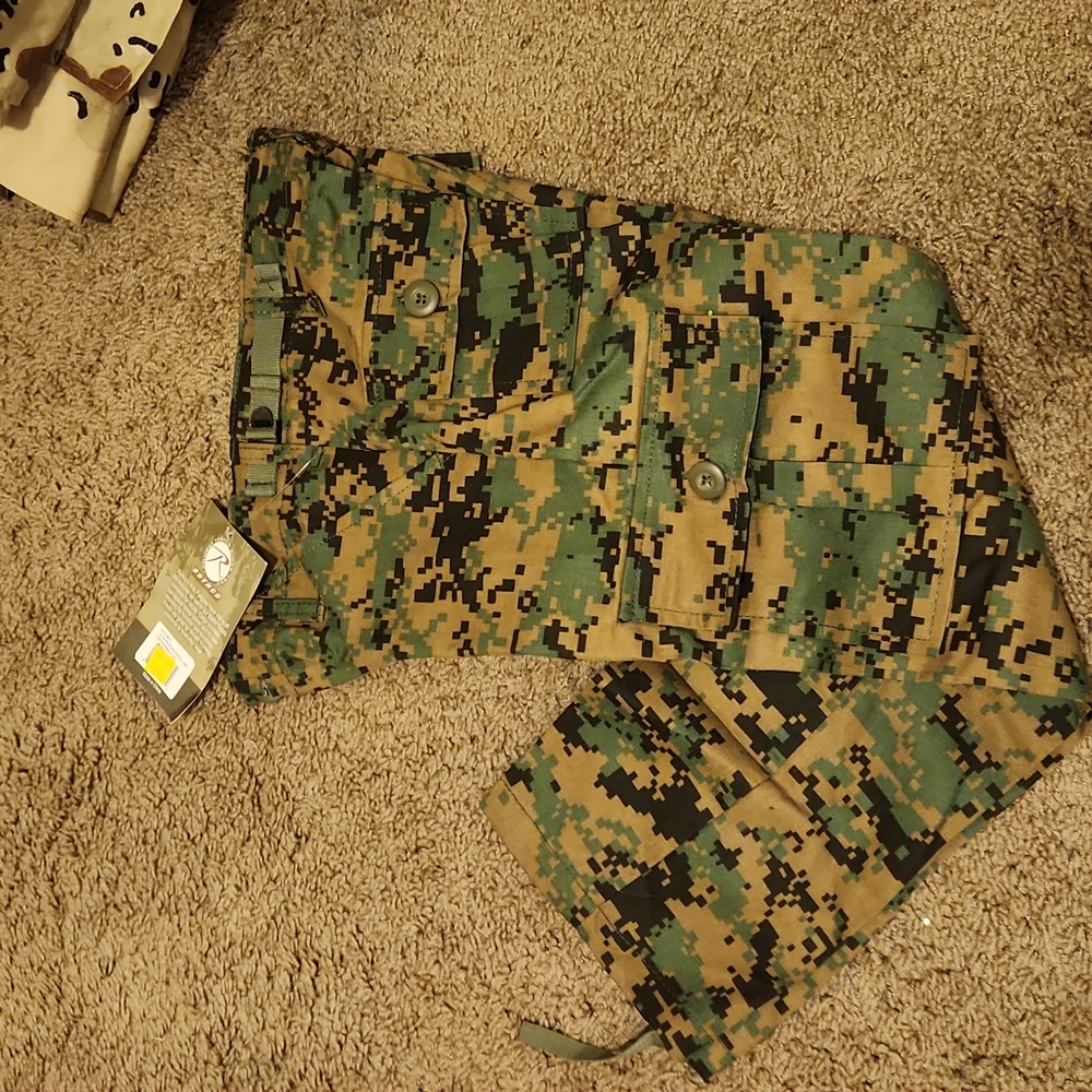 Kids camo pants